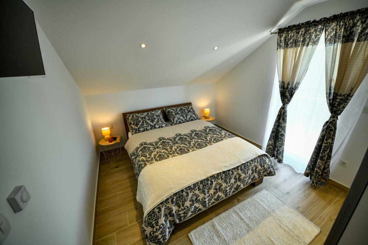 Cambi Lux Apartment Otok  Екстериор снимка