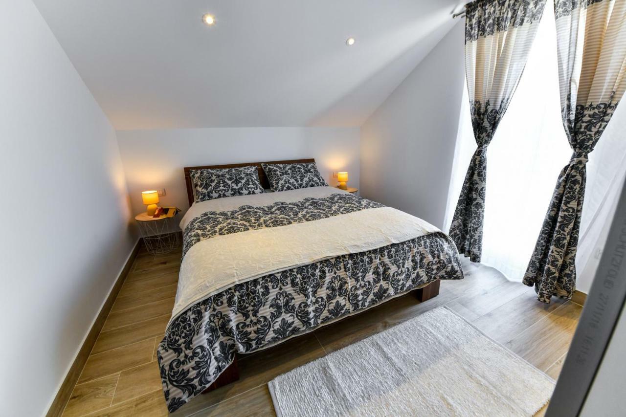 Cambi Lux Apartment Otok  Екстериор снимка