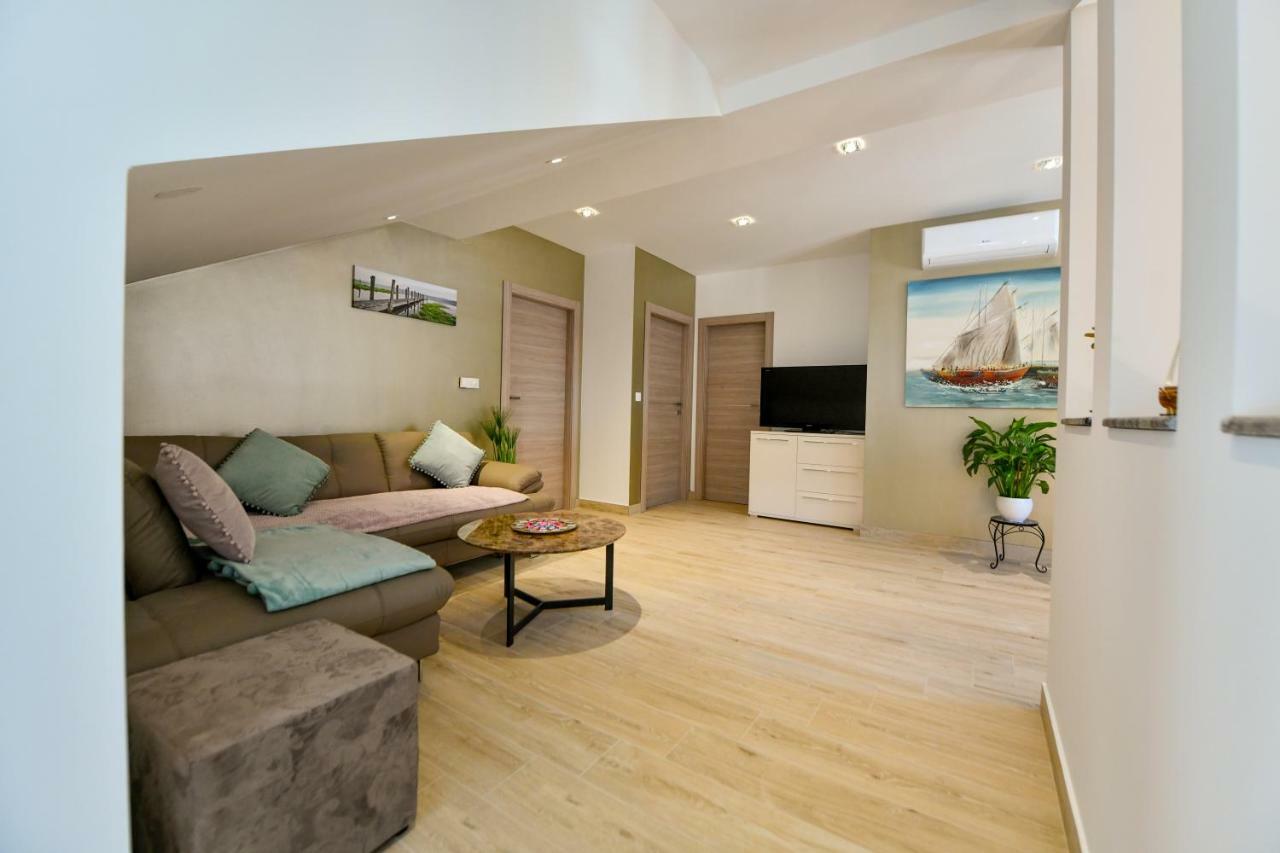 Cambi Lux Apartment Otok  Екстериор снимка