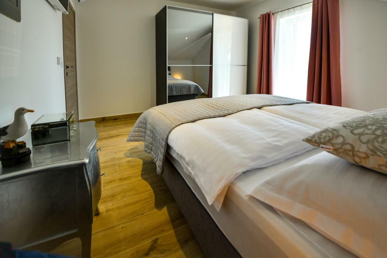 Cambi Lux Apartment Otok  Екстериор снимка