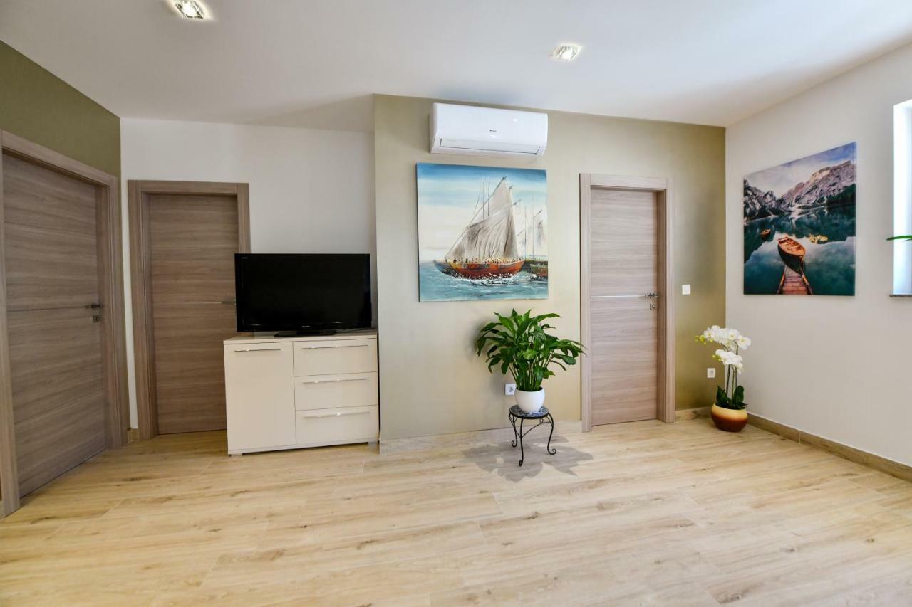 Cambi Lux Apartment Otok  Екстериор снимка
